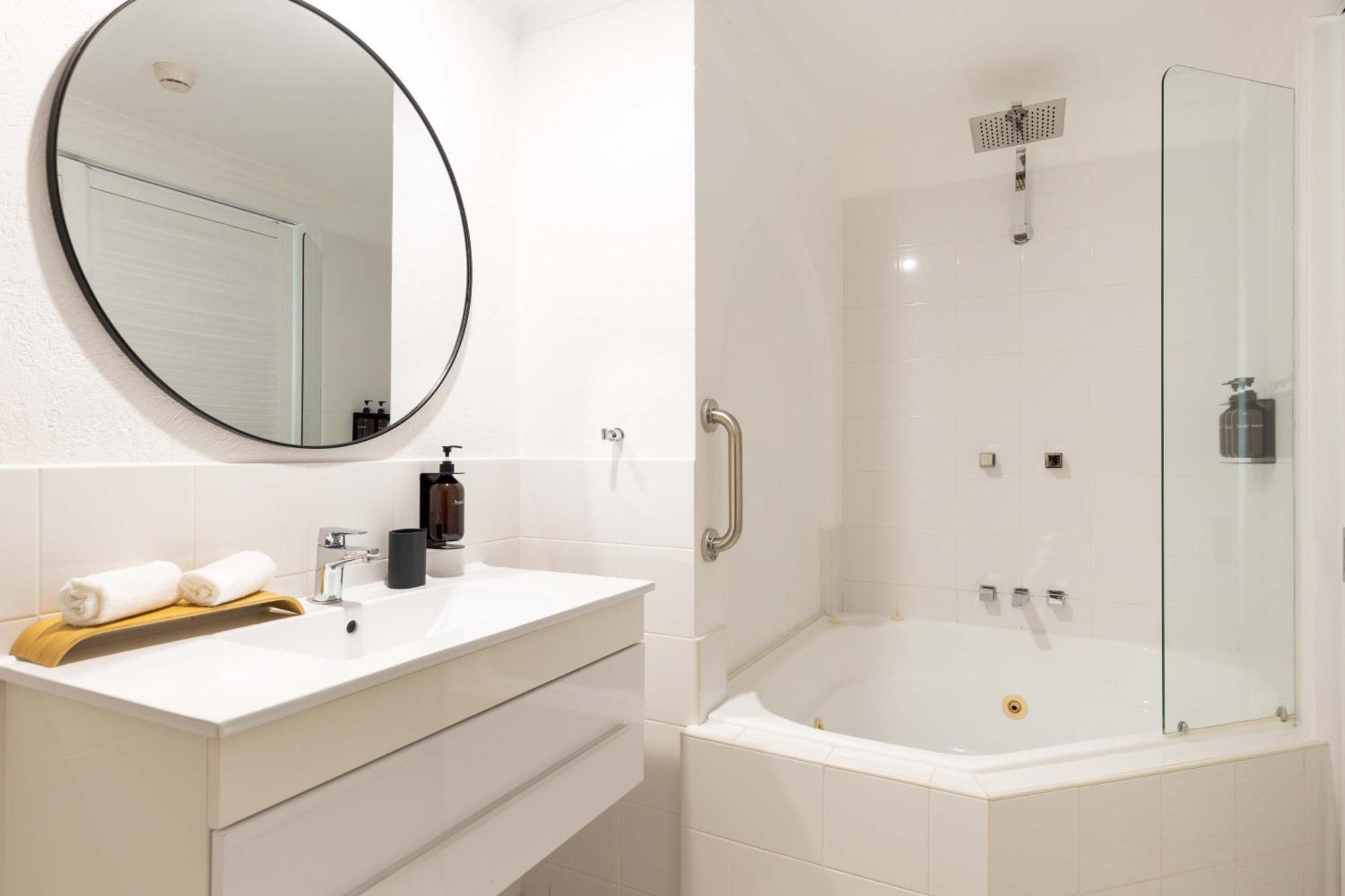 Casa Papaya Adults Only Apartment Port Douglas Exteriör bild